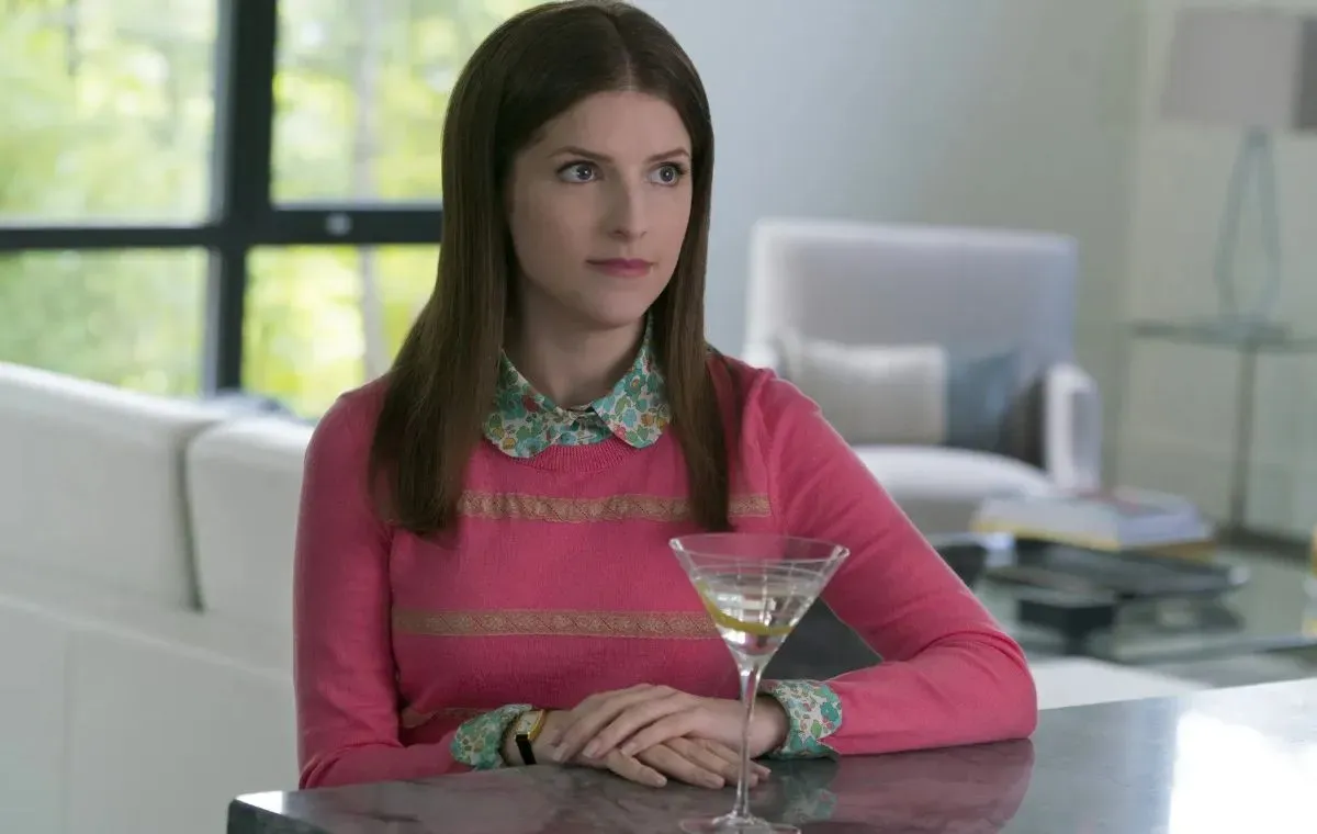 بهترین فیلمهای آنا کندریک؛ یک لطف ساده (A Simple Favor)