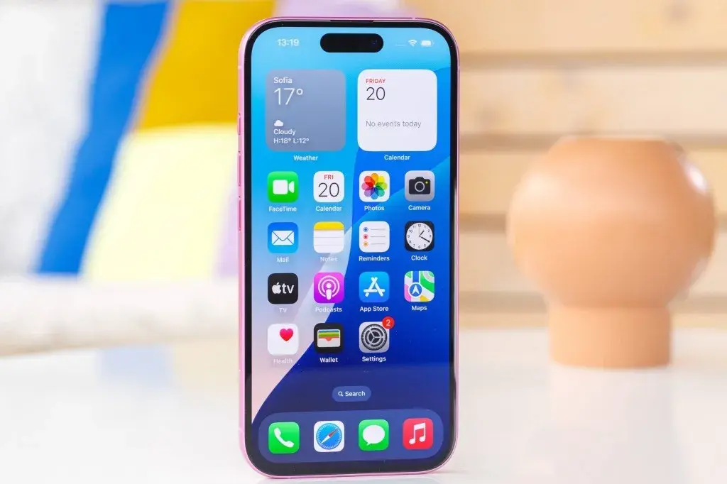 iPhone 16